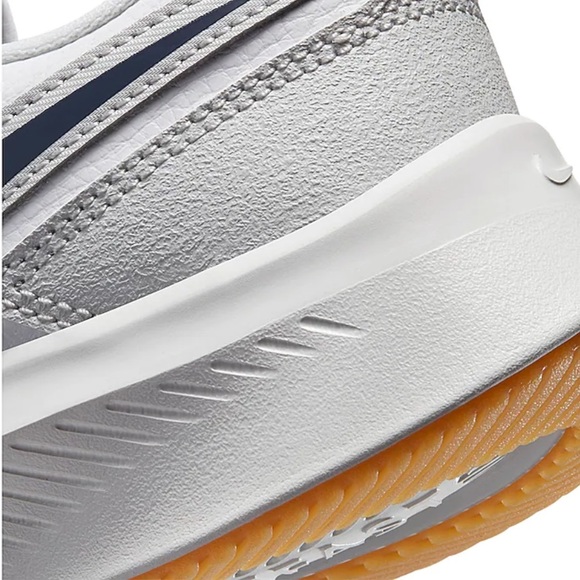 NEW Nike varsity leather white sneakers size 5.5Y - Picture 8 of 13